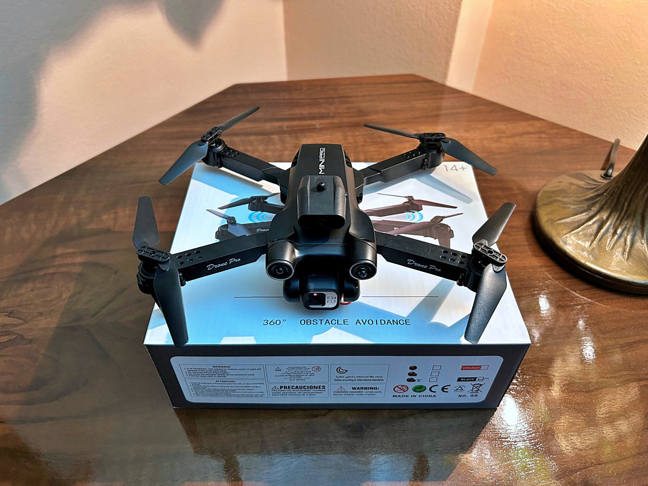Dron Sa Dvije Kamere G8 i Senzorom Protiv Udara