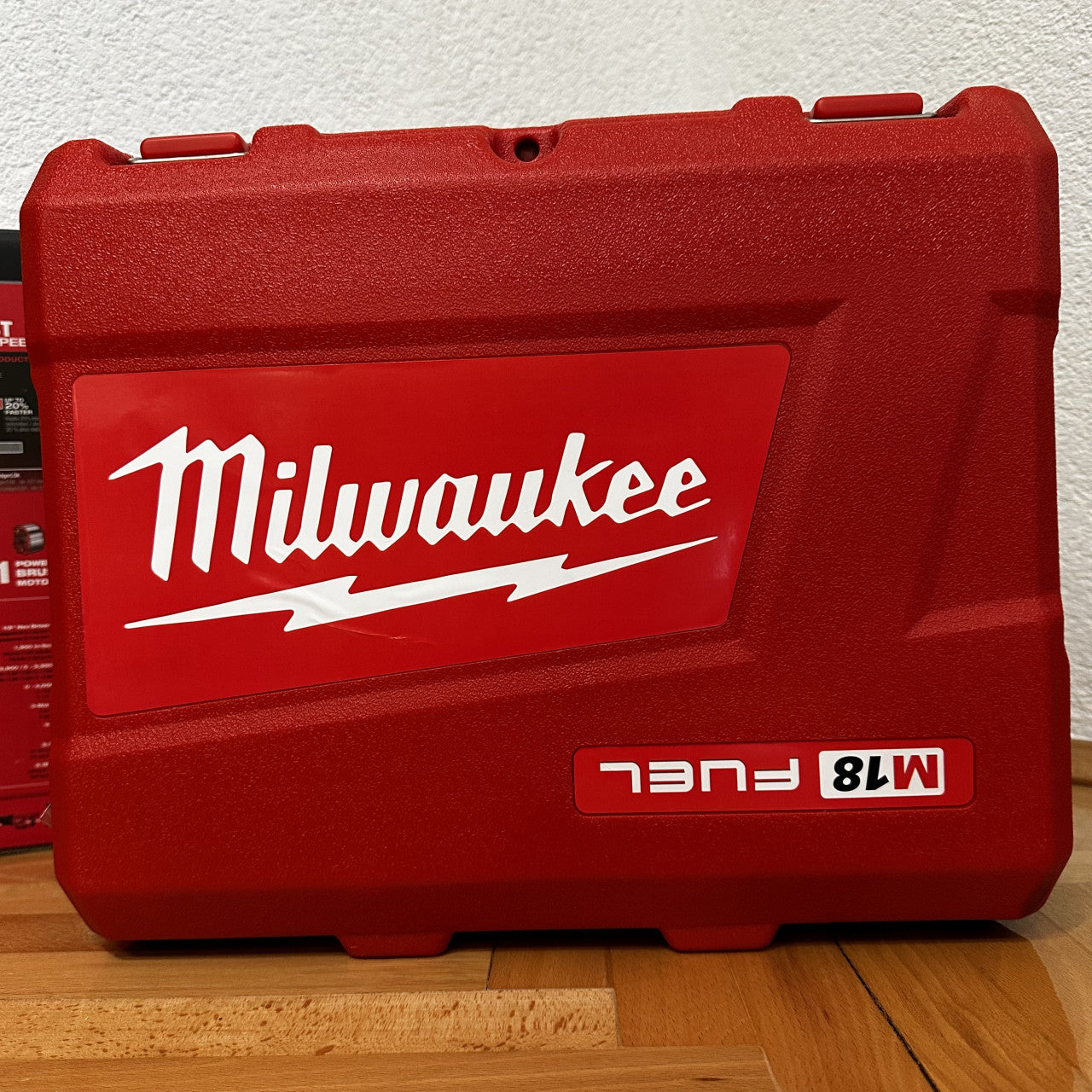 MILWAUKEE AKU ODVIJAC UDARNI BUSILICA