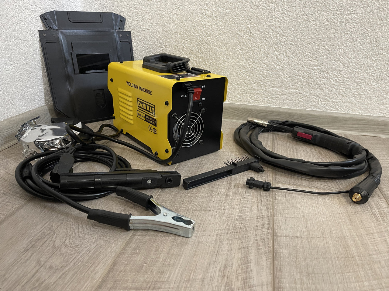 Aparat Za Varenje Dewalt Co2 Kombinovani