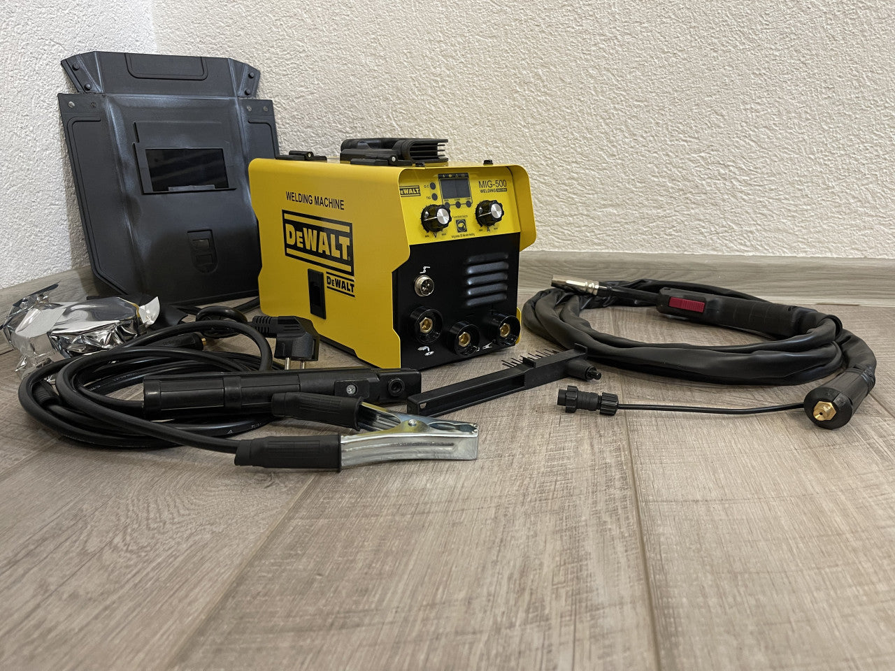 Aparat Za Varenje Dewalt Co2 Kombinovani