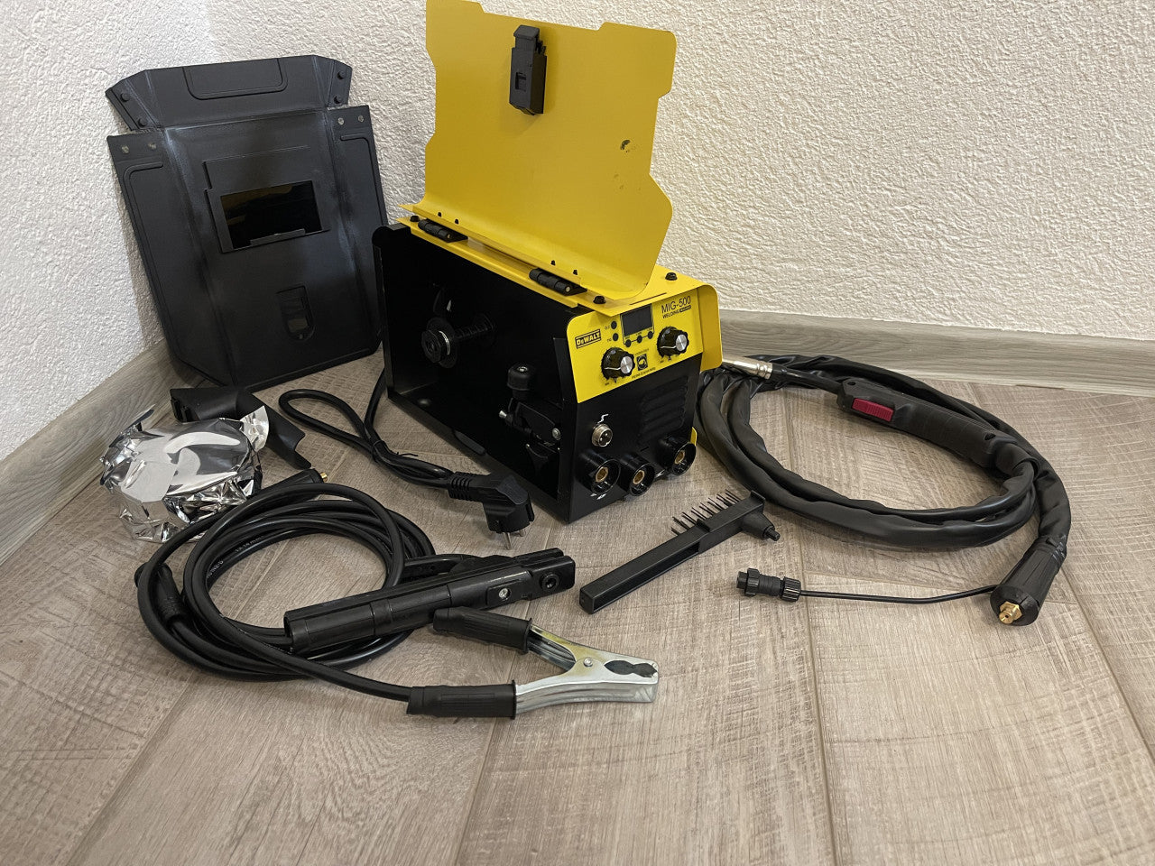 Aparat Za Varenje Dewalt Co2 Kombinovani