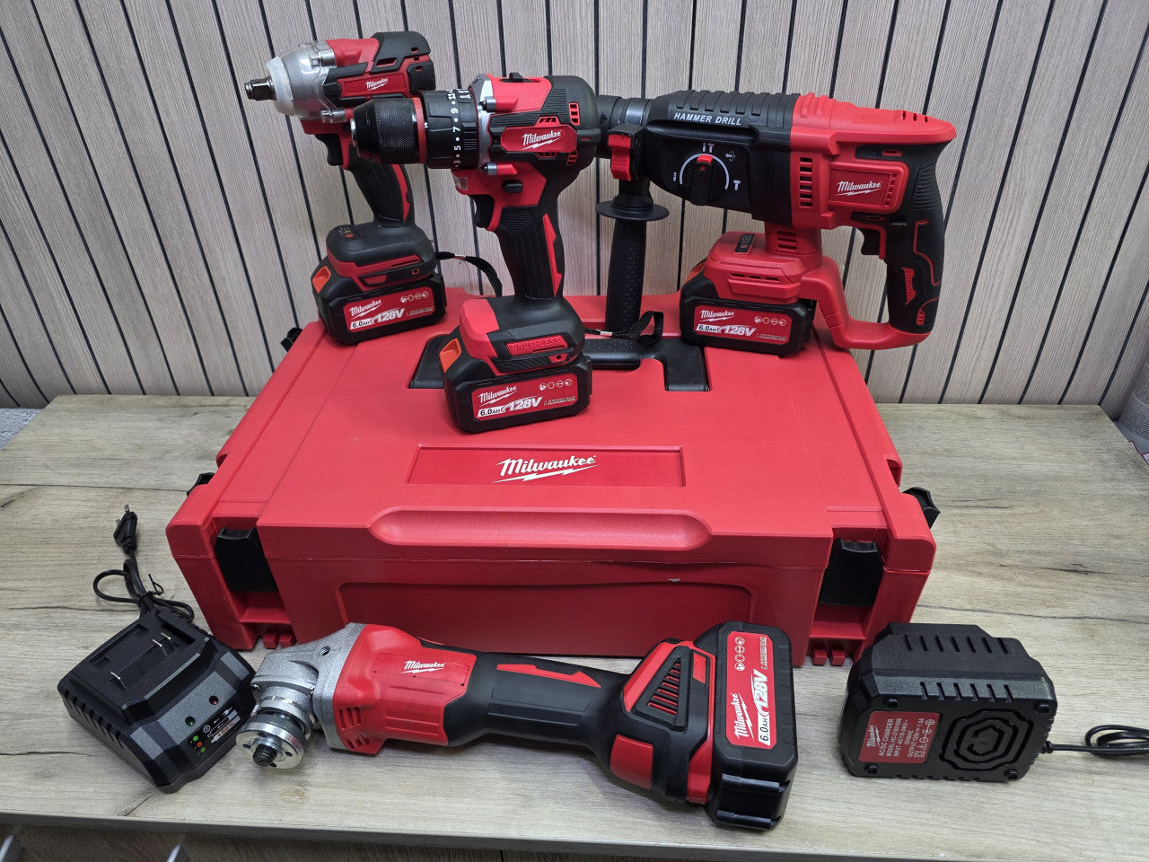 Milwaukee AKU Set 4u1 – Bušilica, Brusilica, Odvijač