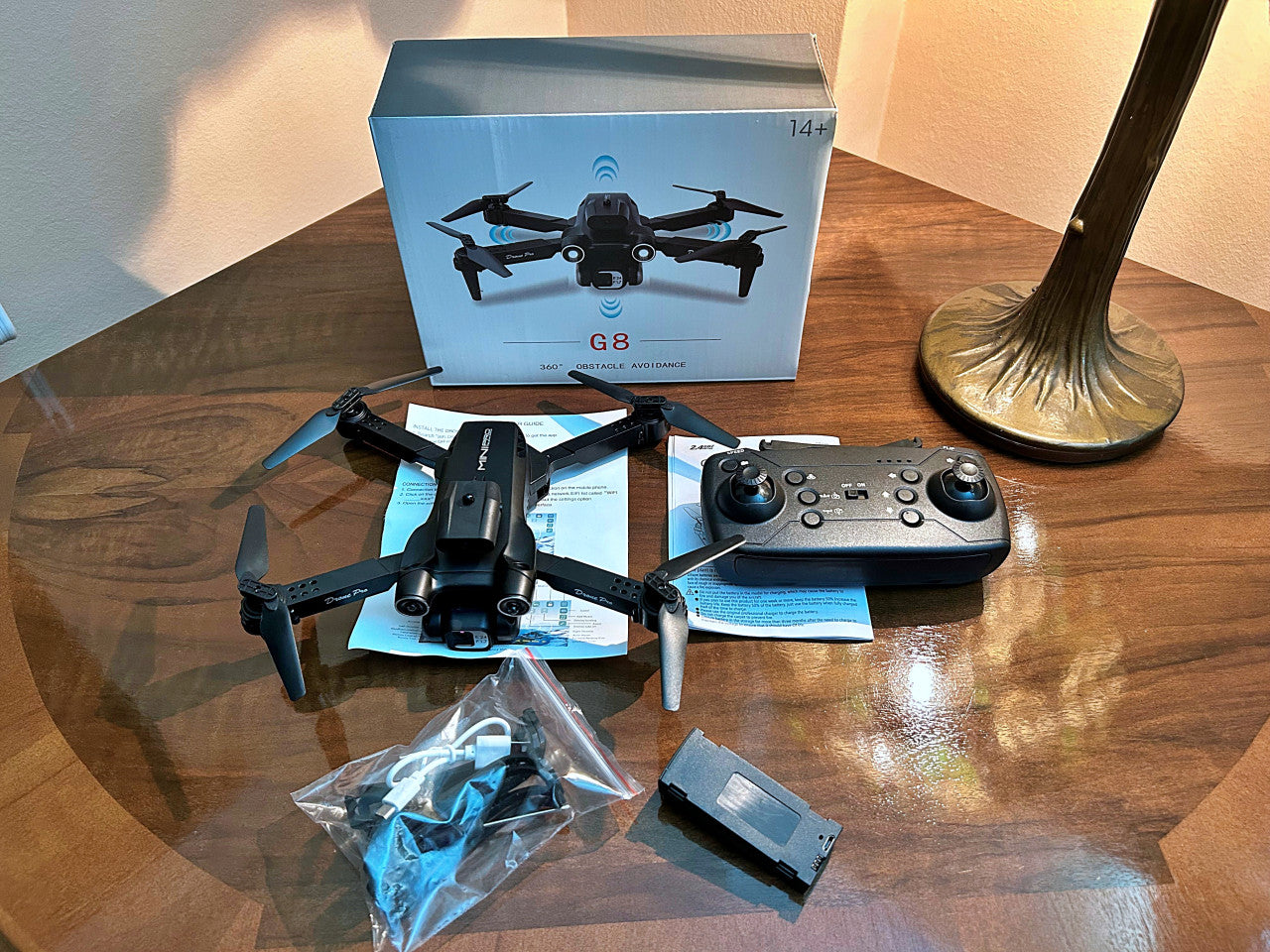 Dron Sa Dvije Kamere G8 i Senzorom Protiv Udara