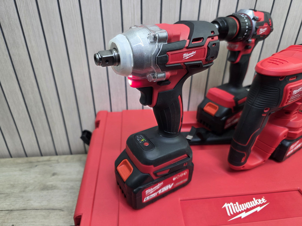 Milwaukee AKU Set 4u1 – Bušilica, Brusilica, Odvijač